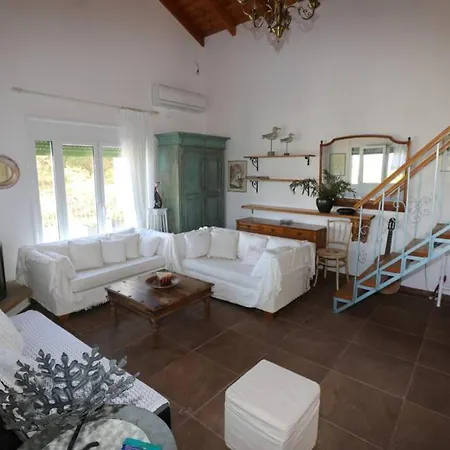 Kalamakia House-stylish Near Petani